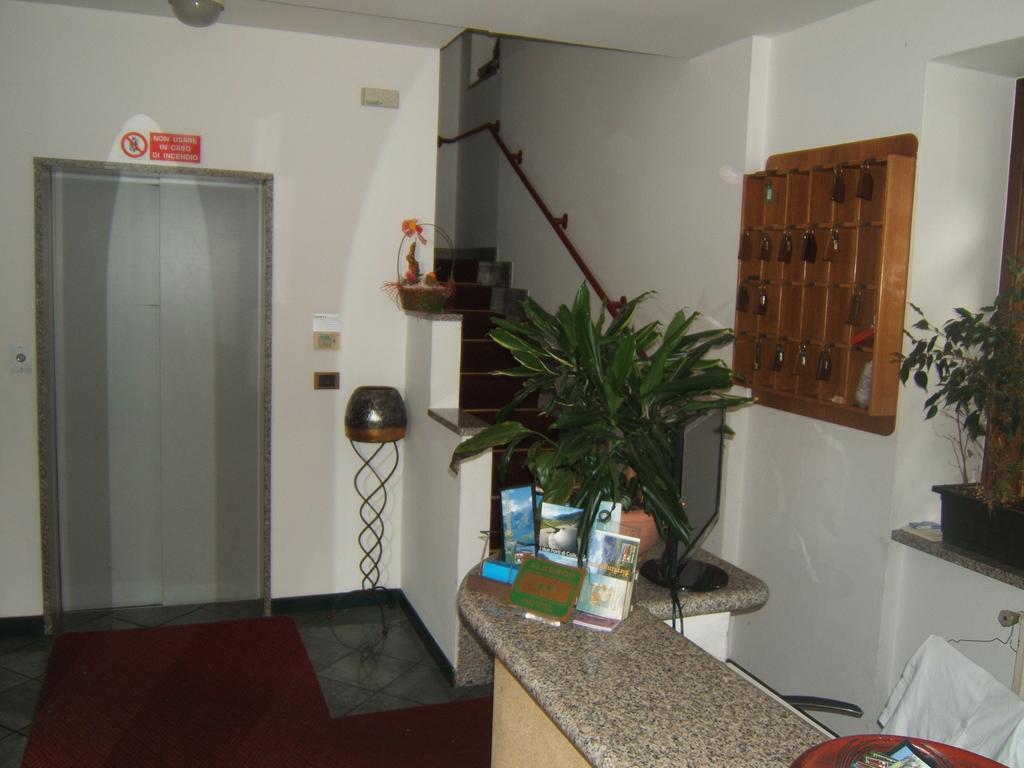 Hotel Berlinghera Sorico Oda fotoğraf