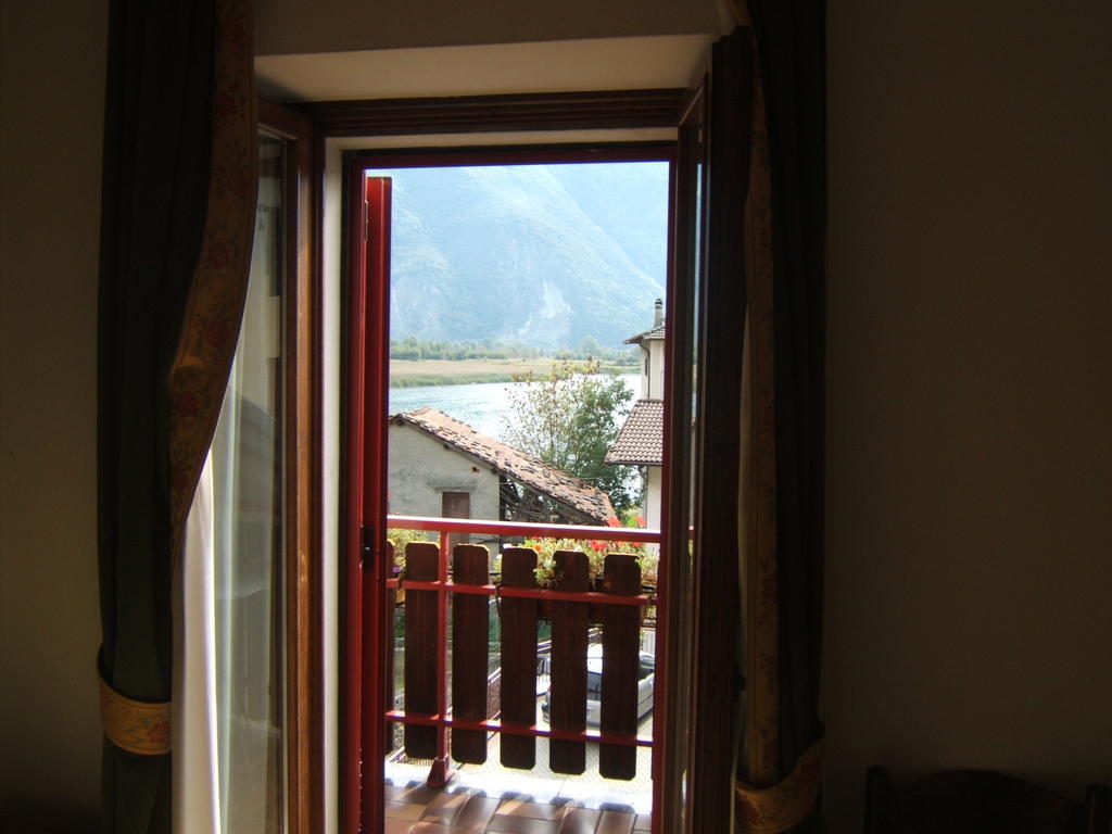 Hotel Berlinghera Sorico Oda fotoğraf