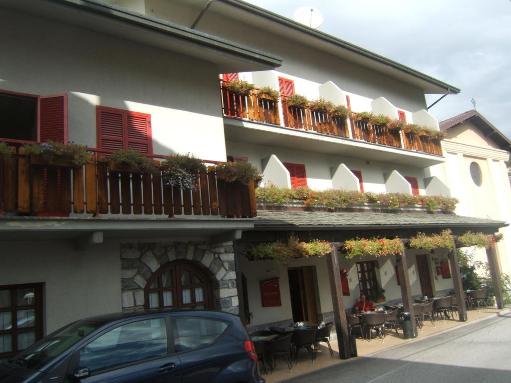Hotel Berlinghera Sorico Oda fotoğraf